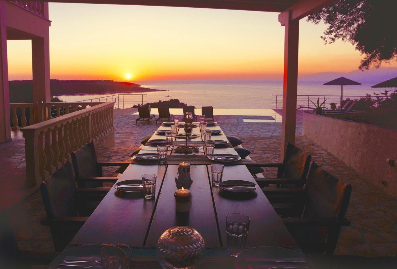 Beachfront Villa Seasun By Posarellivillas Agios Spyridon  Exteriér fotografie