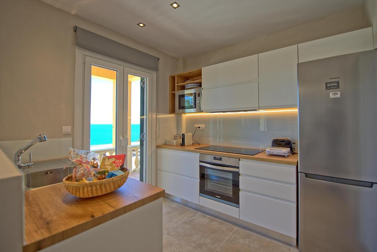 Beachfront Villa Seasun By Posarellivillas Agios Spyridon  Exteriér fotografie