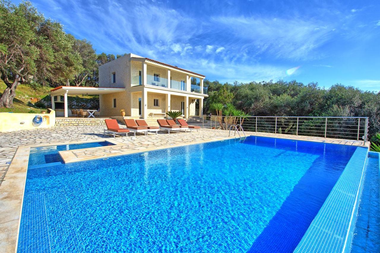 Beachfront Villa Seasun By Posarellivillas Agios Spyridon  Exteriér fotografie