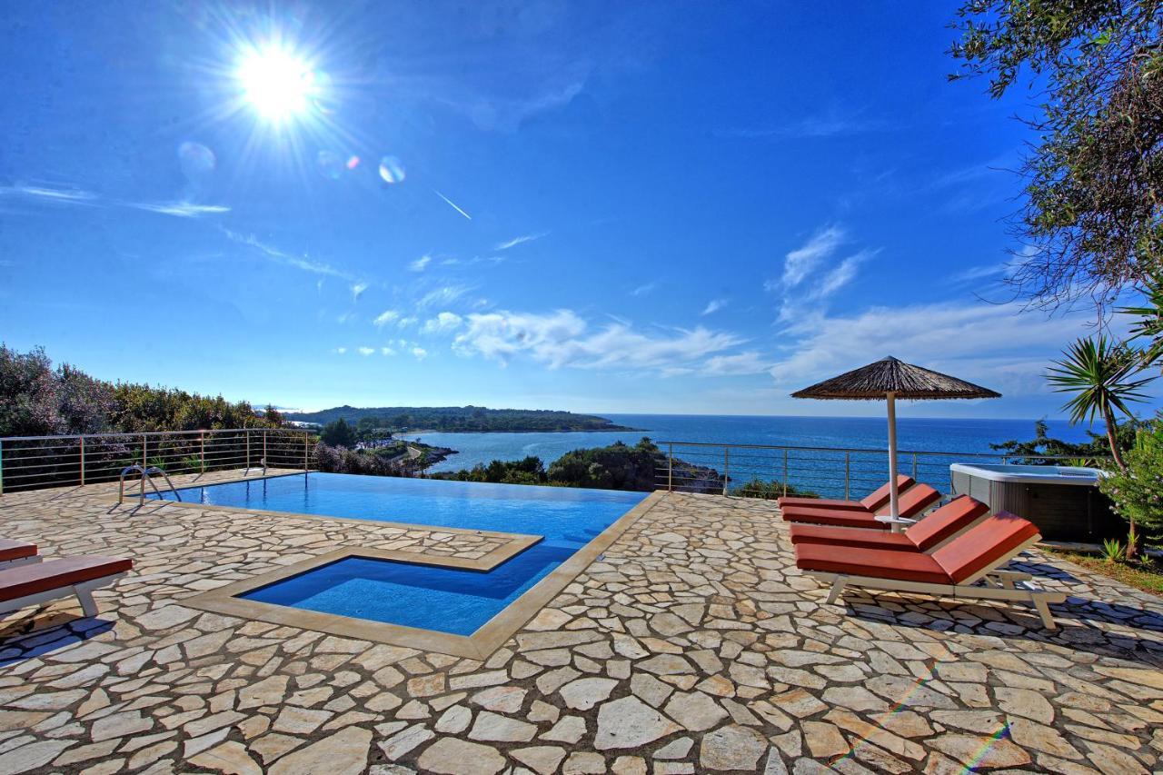 Beachfront Villa Seasun By Posarellivillas Agios Spyridon  Exteriér fotografie