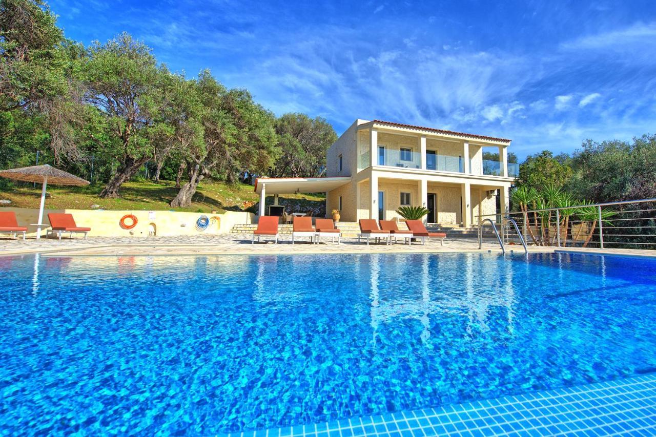 Beachfront Villa Seasun By Posarellivillas Agios Spyridon  Exteriér fotografie