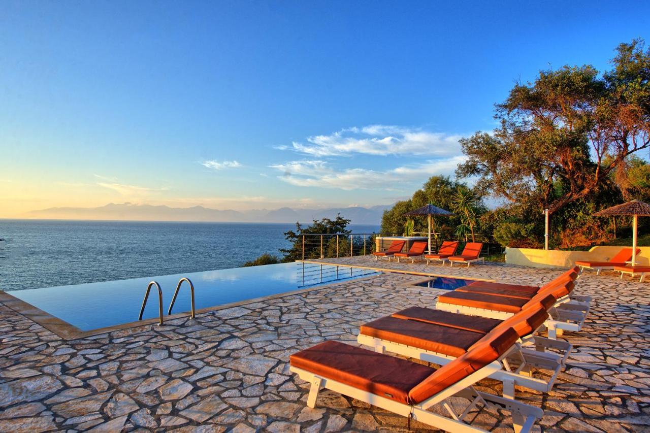 Beachfront Villa Seasun By Posarellivillas Agios Spyridon  Exteriér fotografie